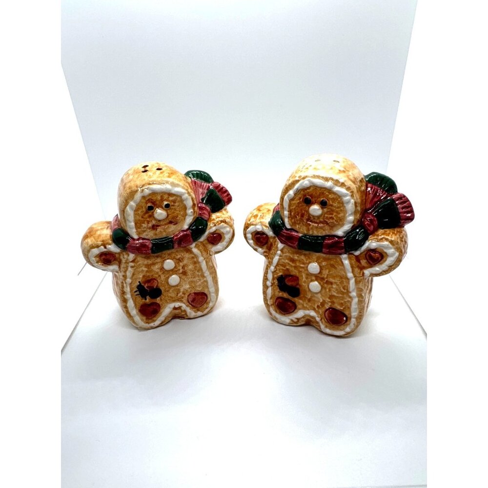 Gingerbread Man Salt Pepper Shakers  Set Ceramic Christmas Holiday Kitchen Decor